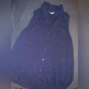 Black sleeveless tank top